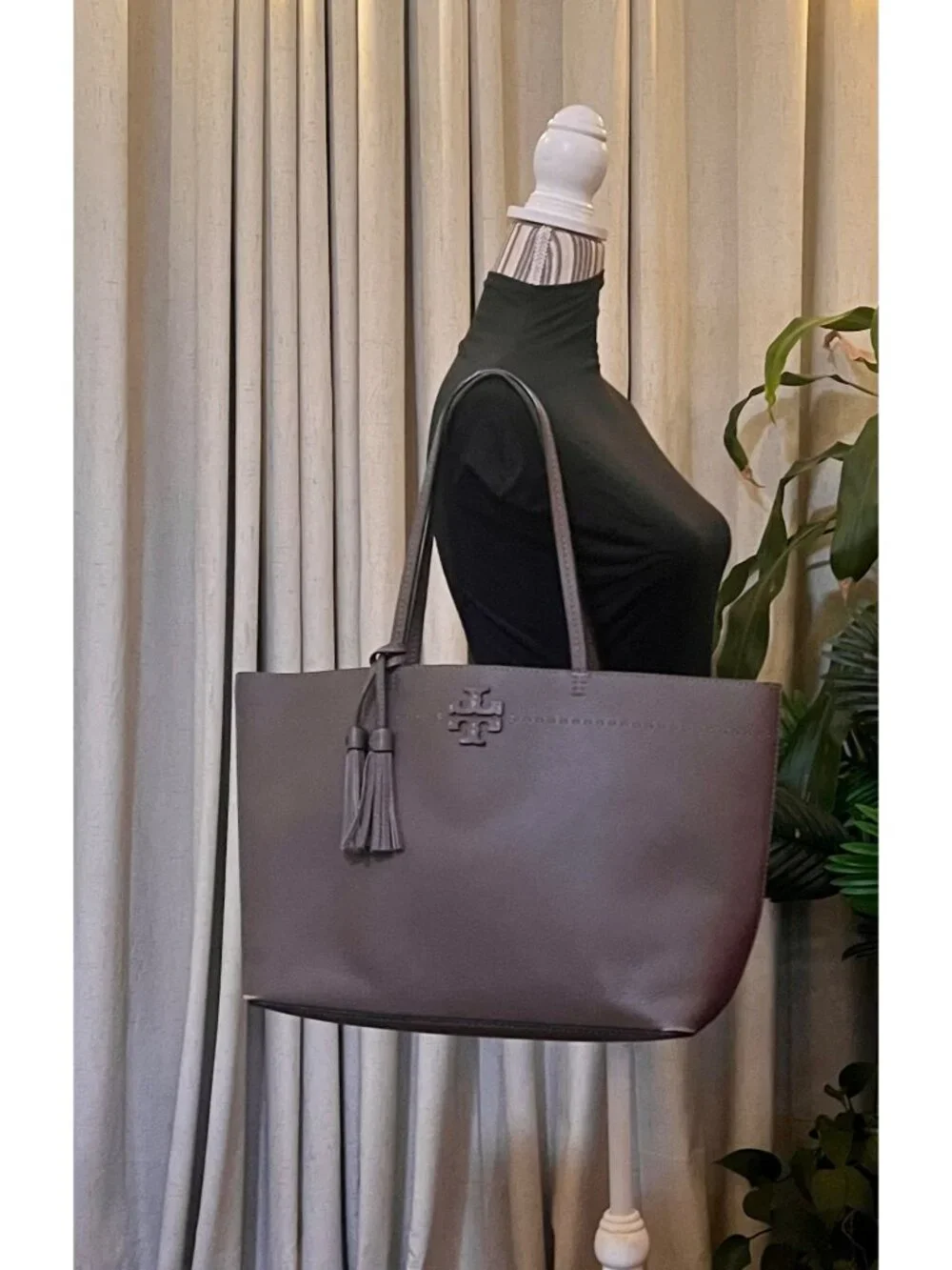 ✺ AUTHENTIC TORY BURCH TAUPE MCGRAW SHOULDER BAG